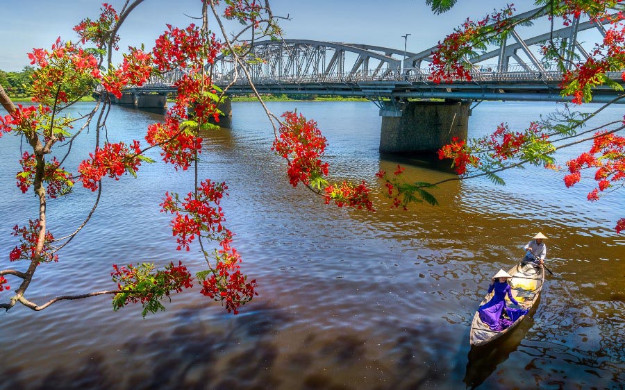 Trang Tien Bridge in hue vietnam